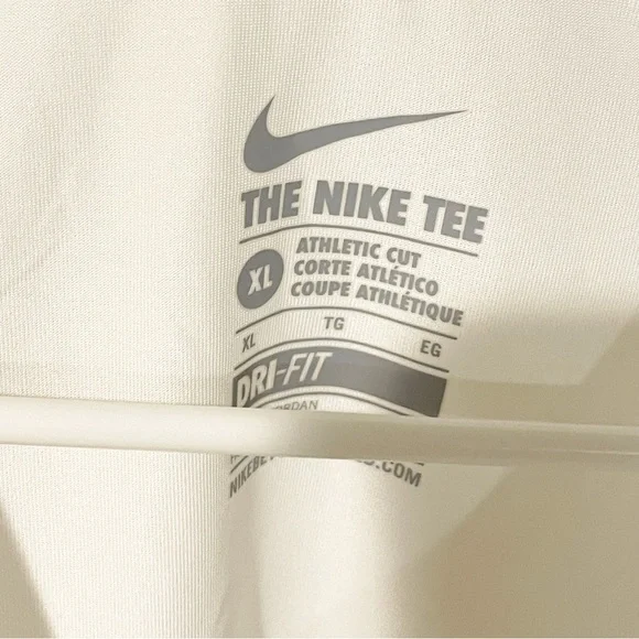 Nike Size XL White Athletic Cut Dri Fit Long Sleeve Top Workout NEW - Picture 4 of 5